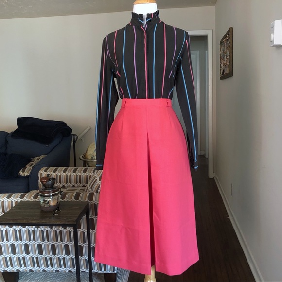 Vintage Union Made Pleated Skirt in Coral - Picture 7 of 8